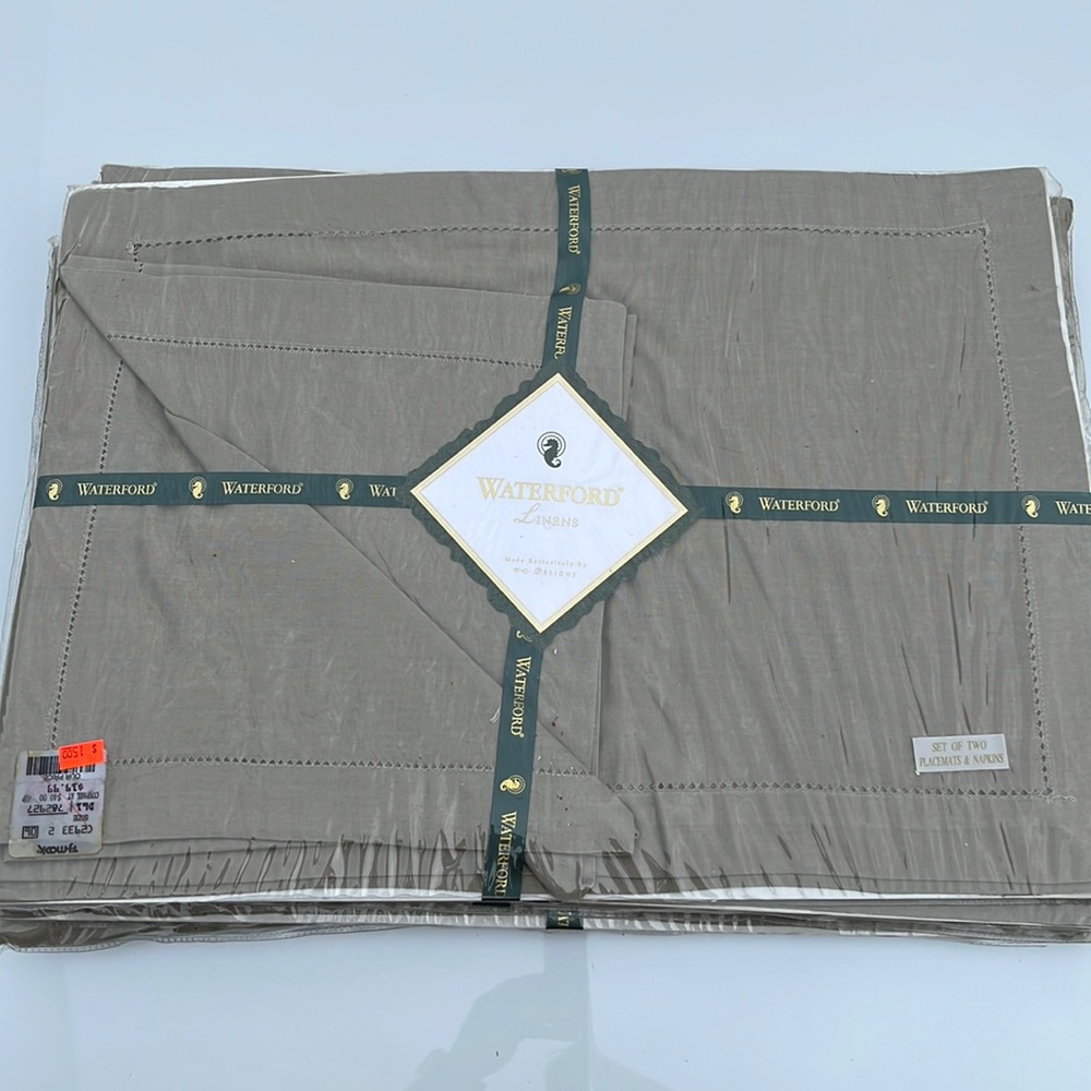 Waterford Linen placemat and napkin sets-5 sets of 2 in original packaging